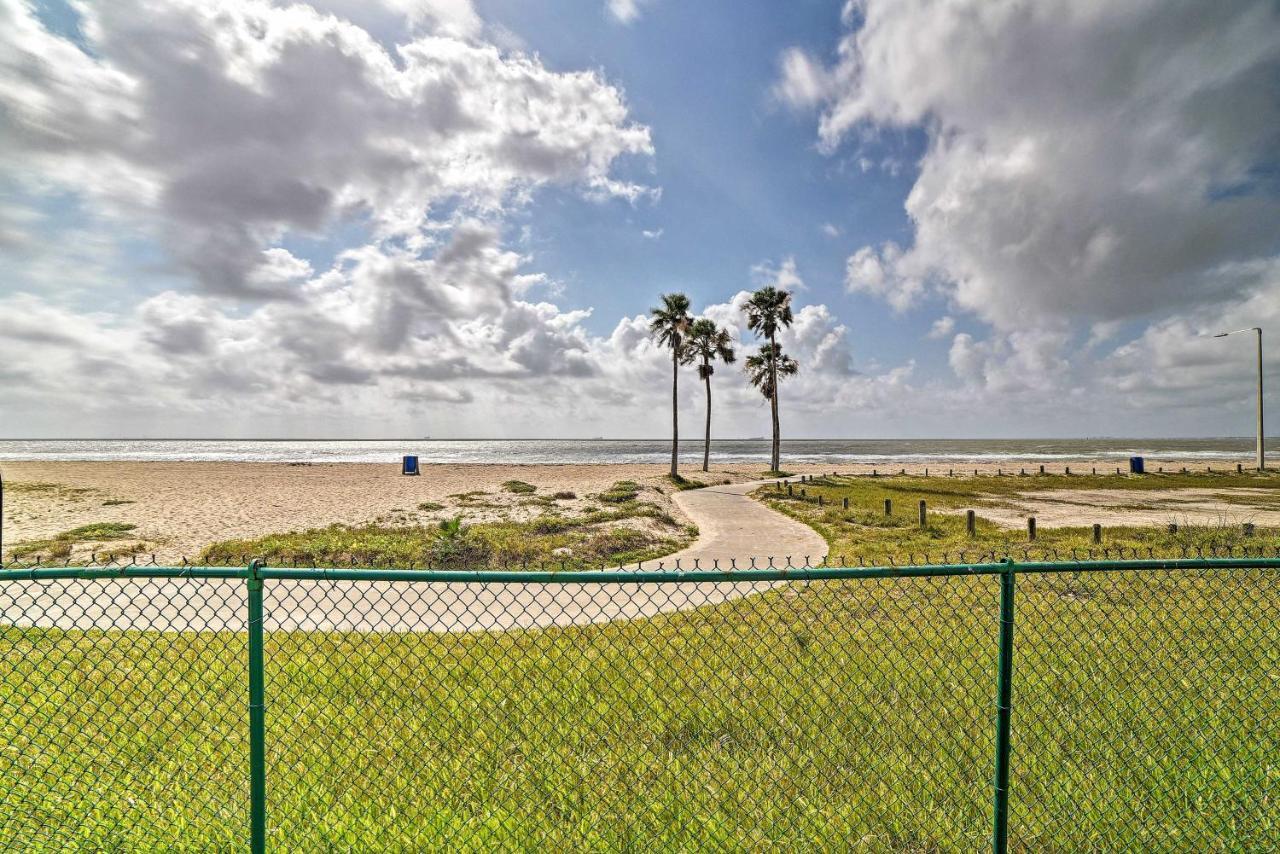 Updated Front Beach Condo With Resort Amenities! Corpus Christi Bagian luar foto