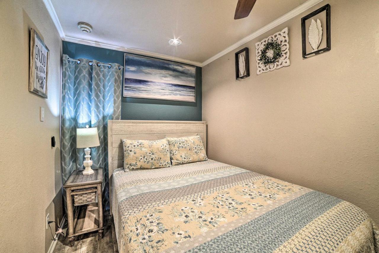 Updated Front Beach Condo With Resort Amenities! Corpus Christi Bagian luar foto