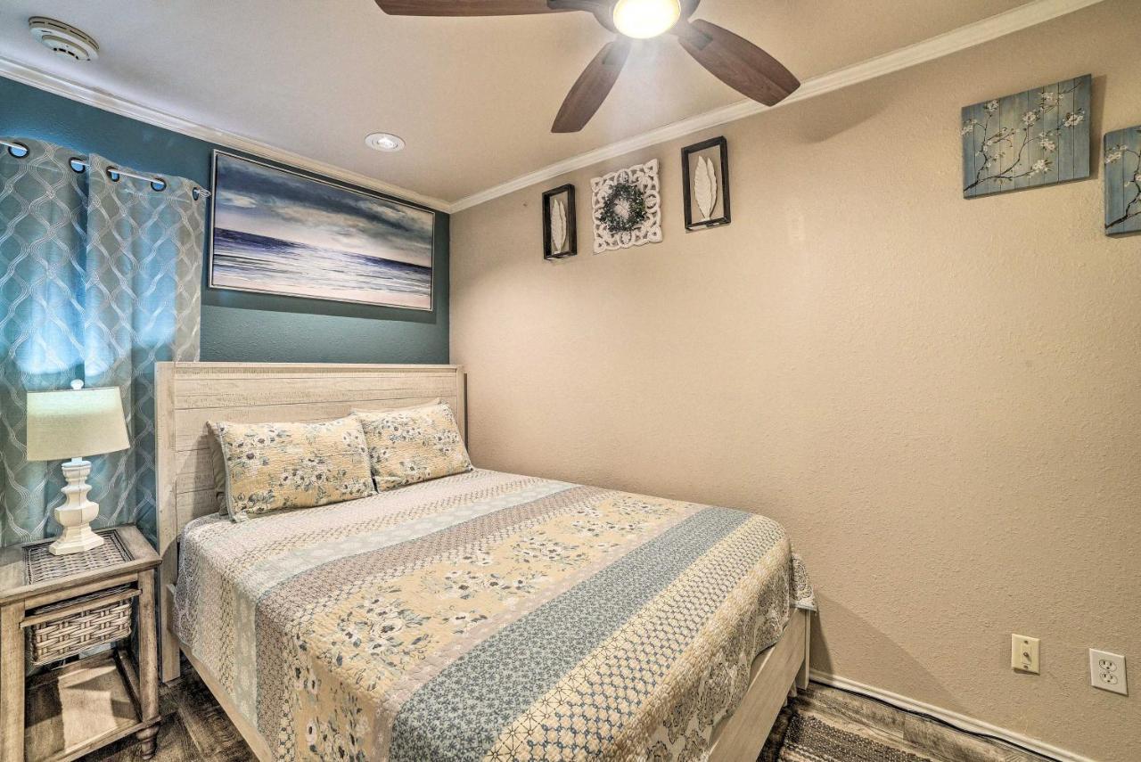Updated Front Beach Condo With Resort Amenities! Corpus Christi Bagian luar foto